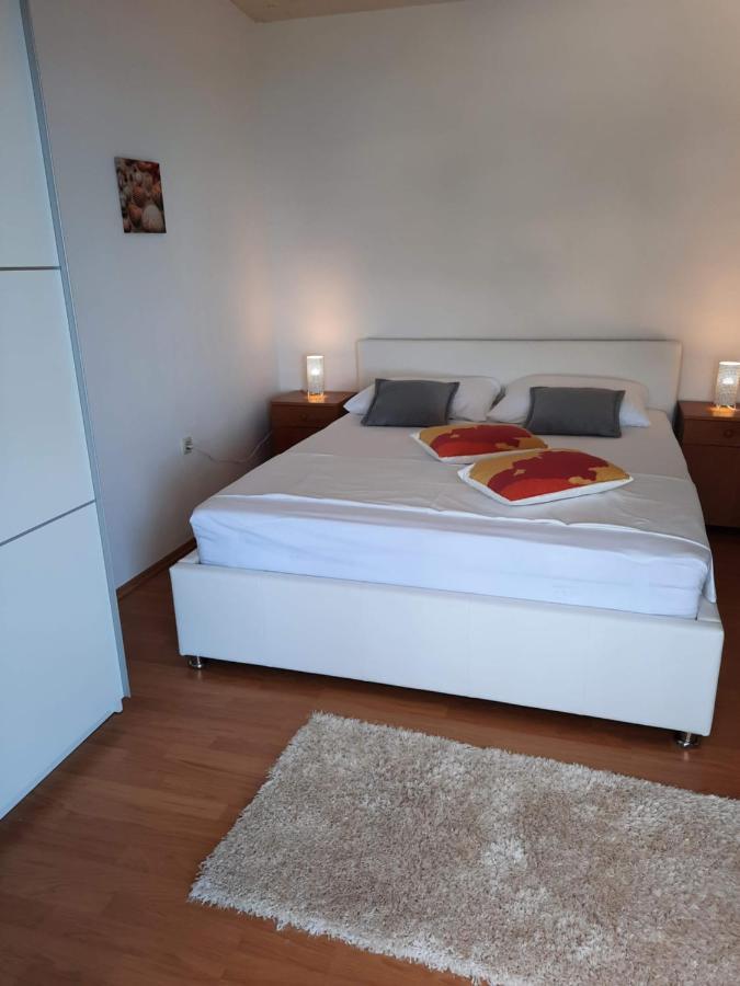Apartments Marijana Zavalatica Buitenkant foto